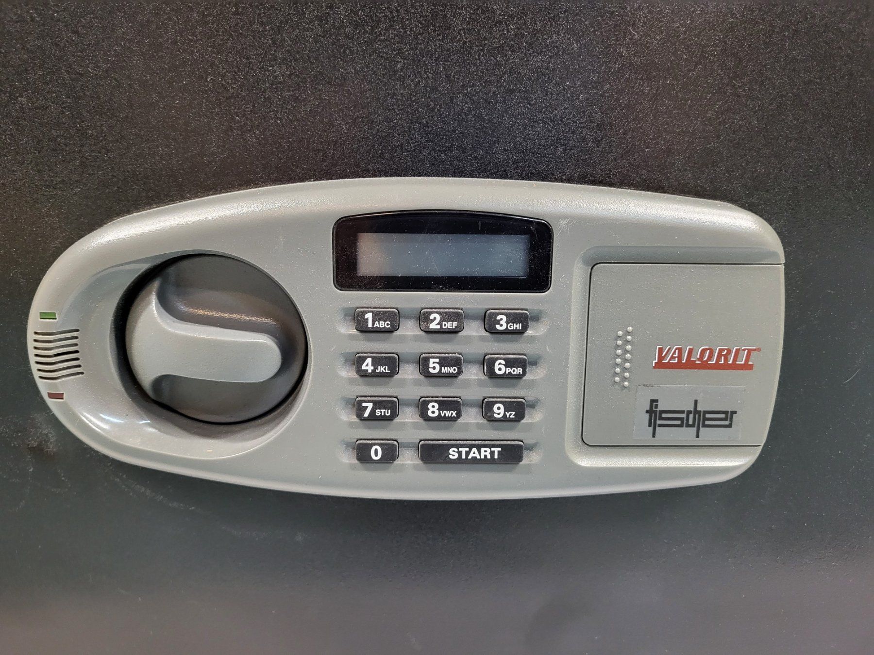 Tresor: Tresor mit Elektronikschloss – Gebraucht aus Brügg BE von POU-BELLE 3
