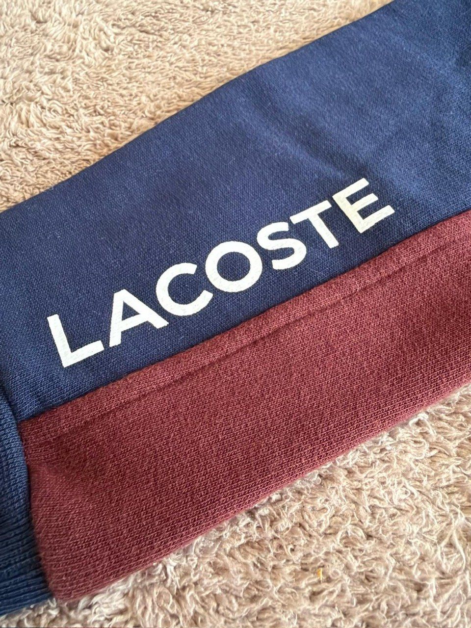 Pullover & Sweatshirts: SOLDE Pull Lacoste enfant 10 ans – Gebraucht aus Plan-les-Ouates von Rangech 3