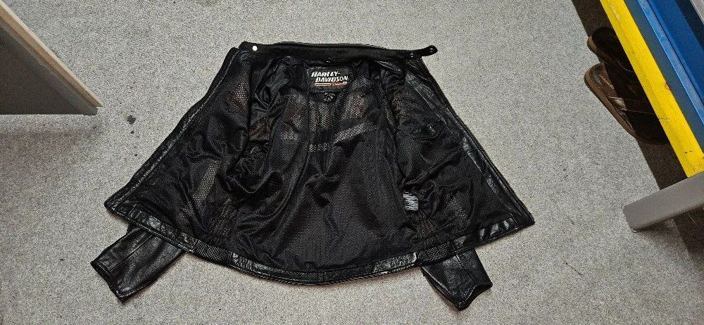 Harley-Davidson Jacken: Original Harley Davidson Trenton Lederjacke XL – Gebraucht aus Ersigen von Ktmteam 5