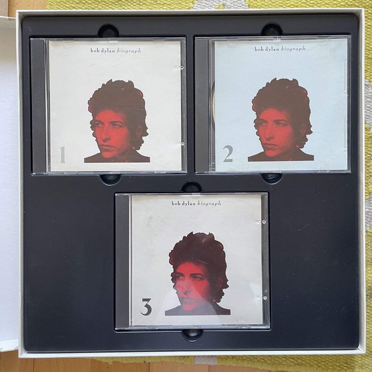 CD: BOB DYLAN-3CD BOX SET DELUXE EDITION BIOGRAPH85 – Usato da Rorschacherberg venduto da CD-Roli 1