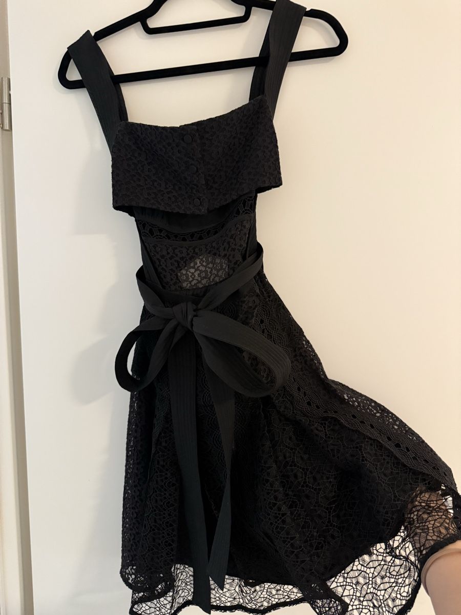 Self-Portrait Vestiti: Self Portrait black lace mini dress – Usato da Estavayer-le-Lac venduto da sto_y5c2 1