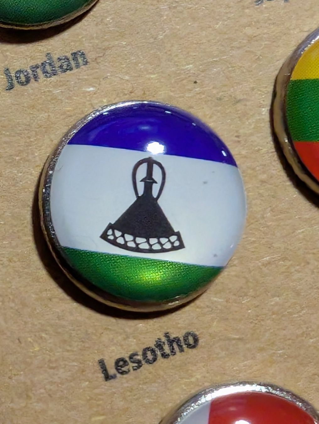 Plaketten & Abzeichen: Ansteckpin LW: Länderwappen – Gebraucht aus Oppligen von Pin-Fall-Shop
