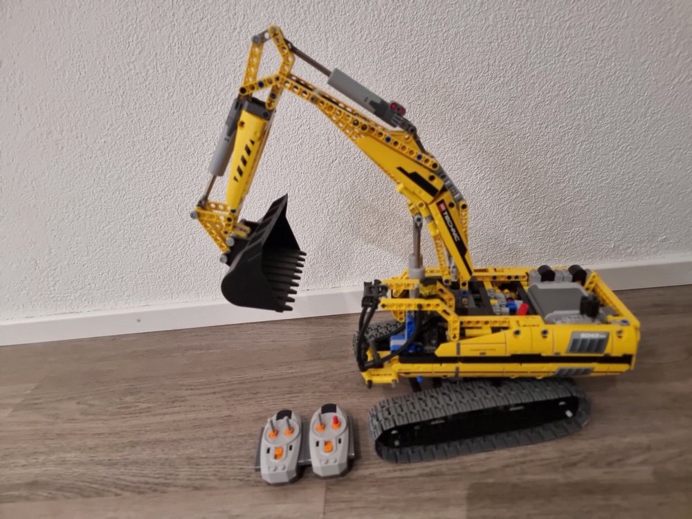 Lego Technic 8043 Bagger, funktionsfähig, Kellerfund (Gebraucht) in ...