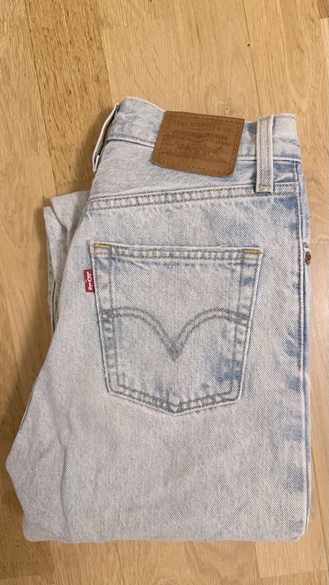 Levi's Jeans: Levi's Jeans Damen Ribcage Straight 23 hellblau – Nuovo (secondo la descrizione) da Zürich venduto da nives97