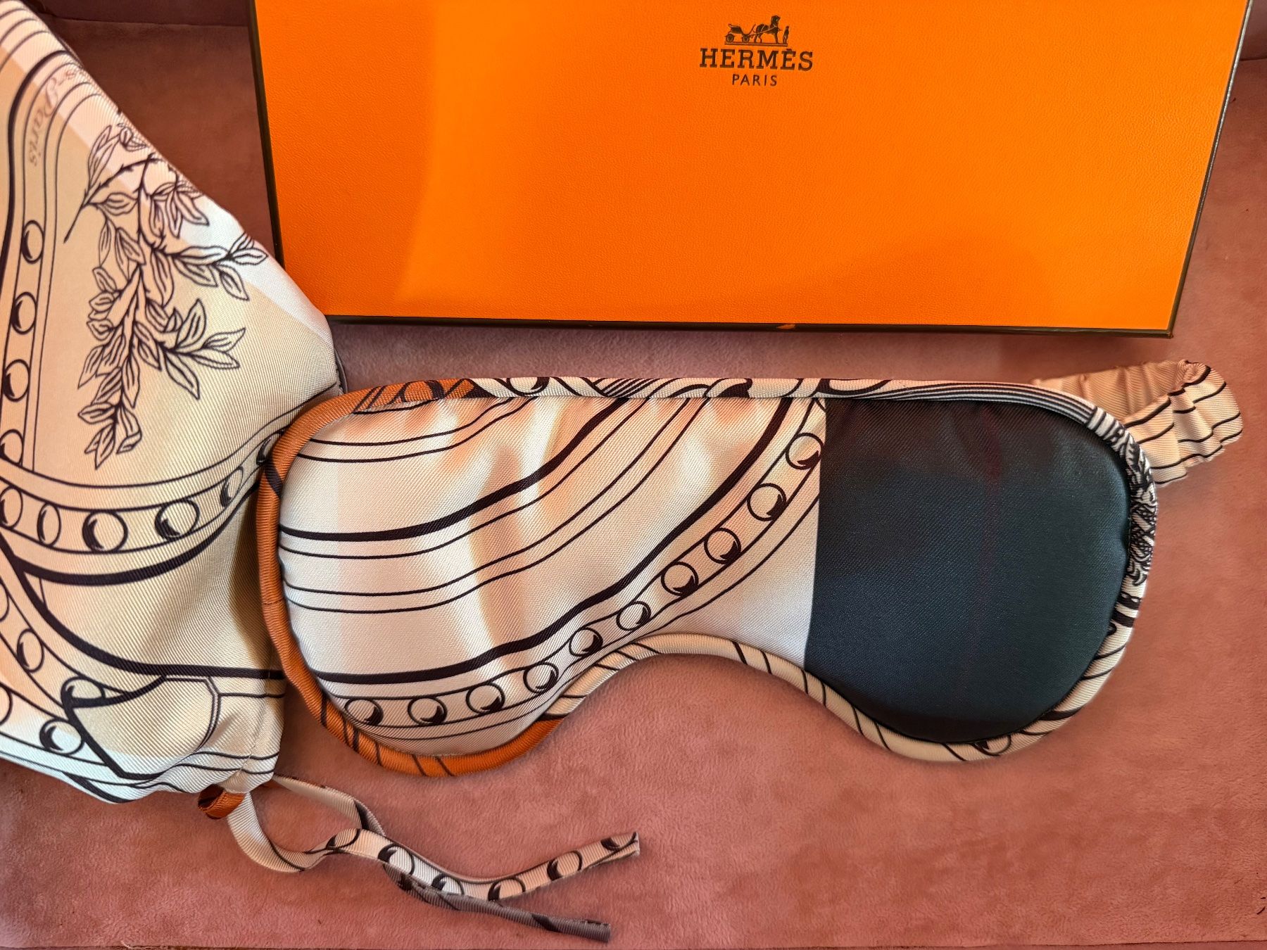 Altro in Cosmetici & Cura: Hermes Schlafmaske – Nuovo e nell'imballaggio originale da Zürich venduto da SecondhandZurich