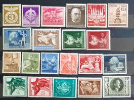 DEUTSCHES REICH: Ein Lot Postfrische ** aus 1942–1945