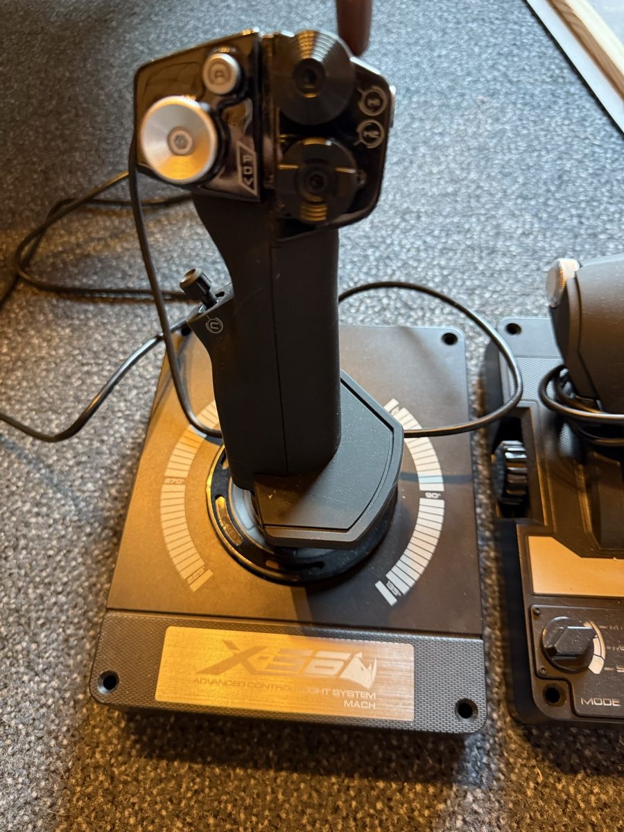 Logitech Controller: Saitek X56 HOTAS Flight Stick + Throttle – Nuovo (secondo la descrizione) da Unteriberg venduto da jre_dwf5 2