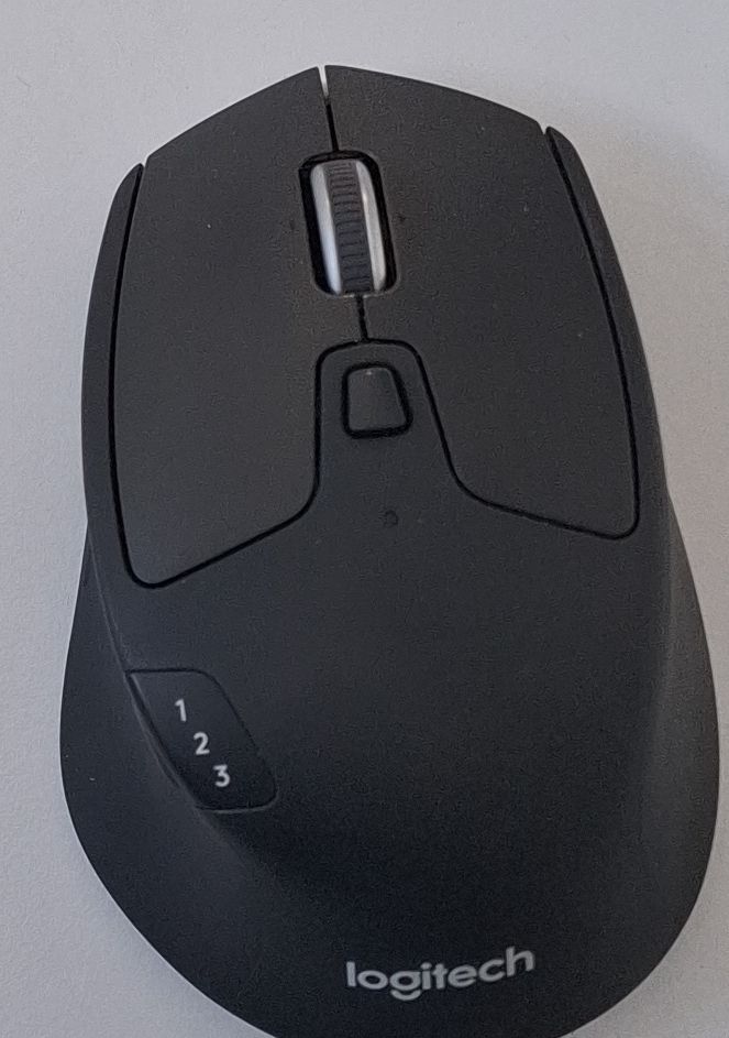 Logitech Maus: Logitech Funkmaus schwarz – Gebraucht aus Niederglatt ZH von adr_vc9s