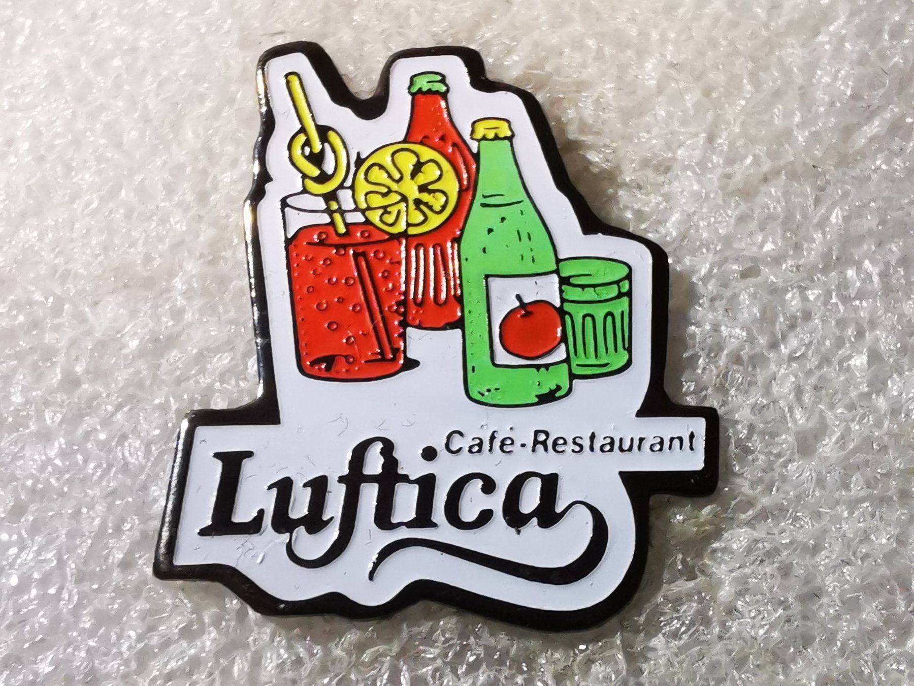 Placchette & Badge: Ansteckpin 103: Restaurant Luftica – Usato da Oppligen venduto da Pin-Fall-Shop