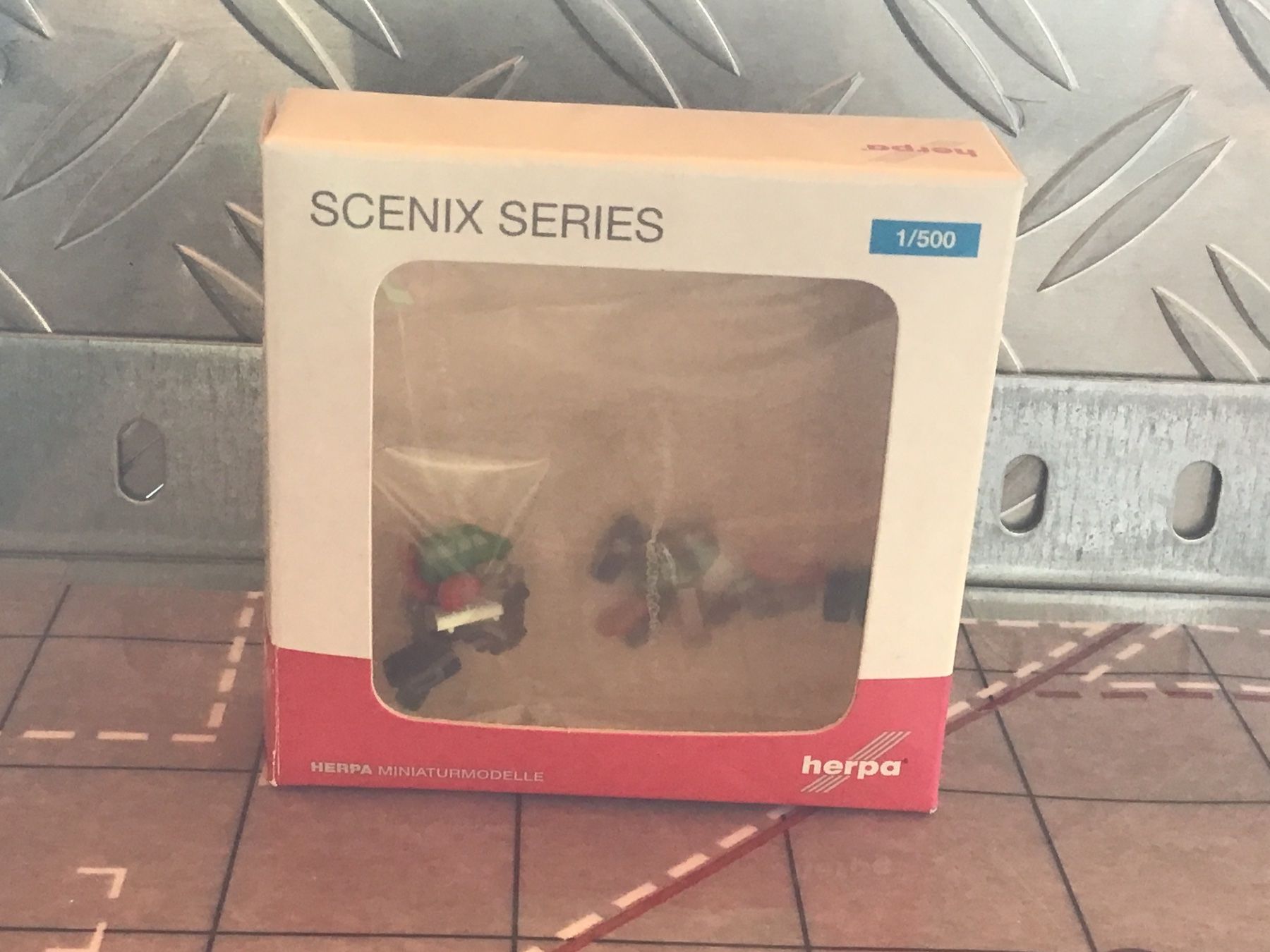 Herpa Kit di modellismo & Modellini statici: HERPA SCENIX SERIES 1/500 – Nuovo (secondo la descrizione) da Männedorf venduto da Spezial-Modelle 1