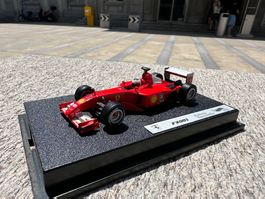 Hot Wheels Ferrari F1 1:43 F2001 Rubens Barrichello