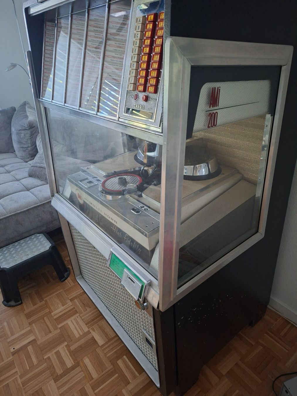 Musiktruhen: Jukebox Ami 200 with Multi  Horn – Gebraucht aus Münsingen von ret_n2nb 2