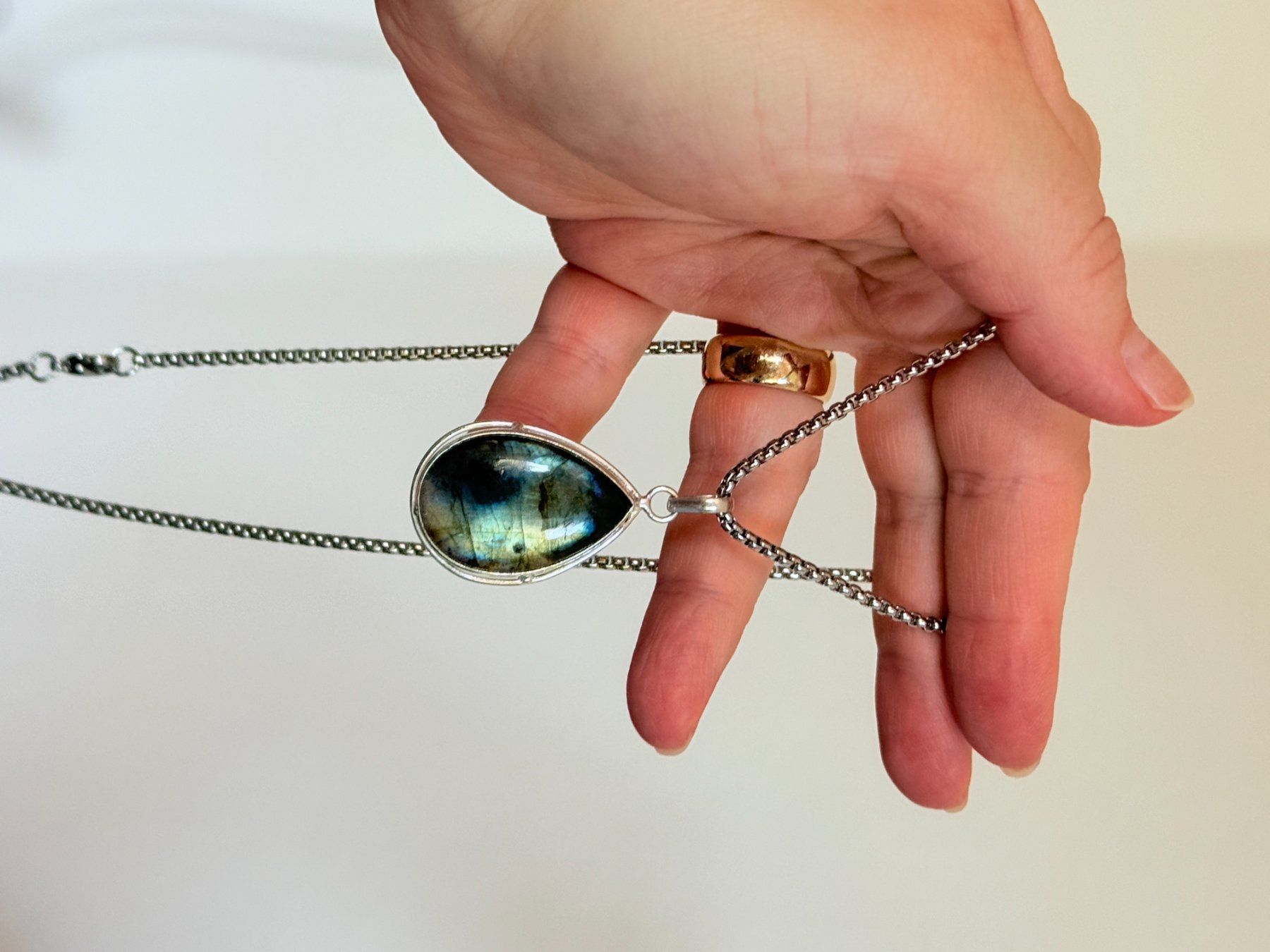 Catenine: Collier Labradorite Pendentif Goutte Unique – Nuovo e nell'imballaggio originale da Genève venduto da AWWA 6