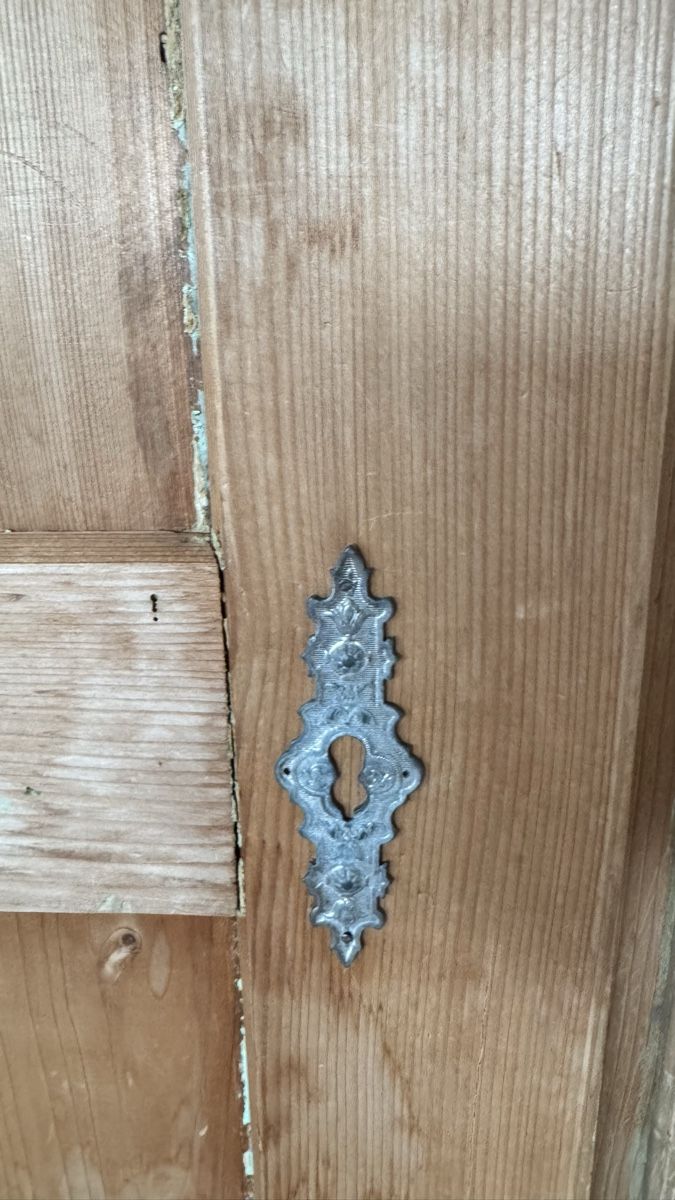 Armadi: Antiker Tannenholz Schrank (Abholung bis 15.06.26) – Usato da St. Niklausen LU venduto da Ispaar 1