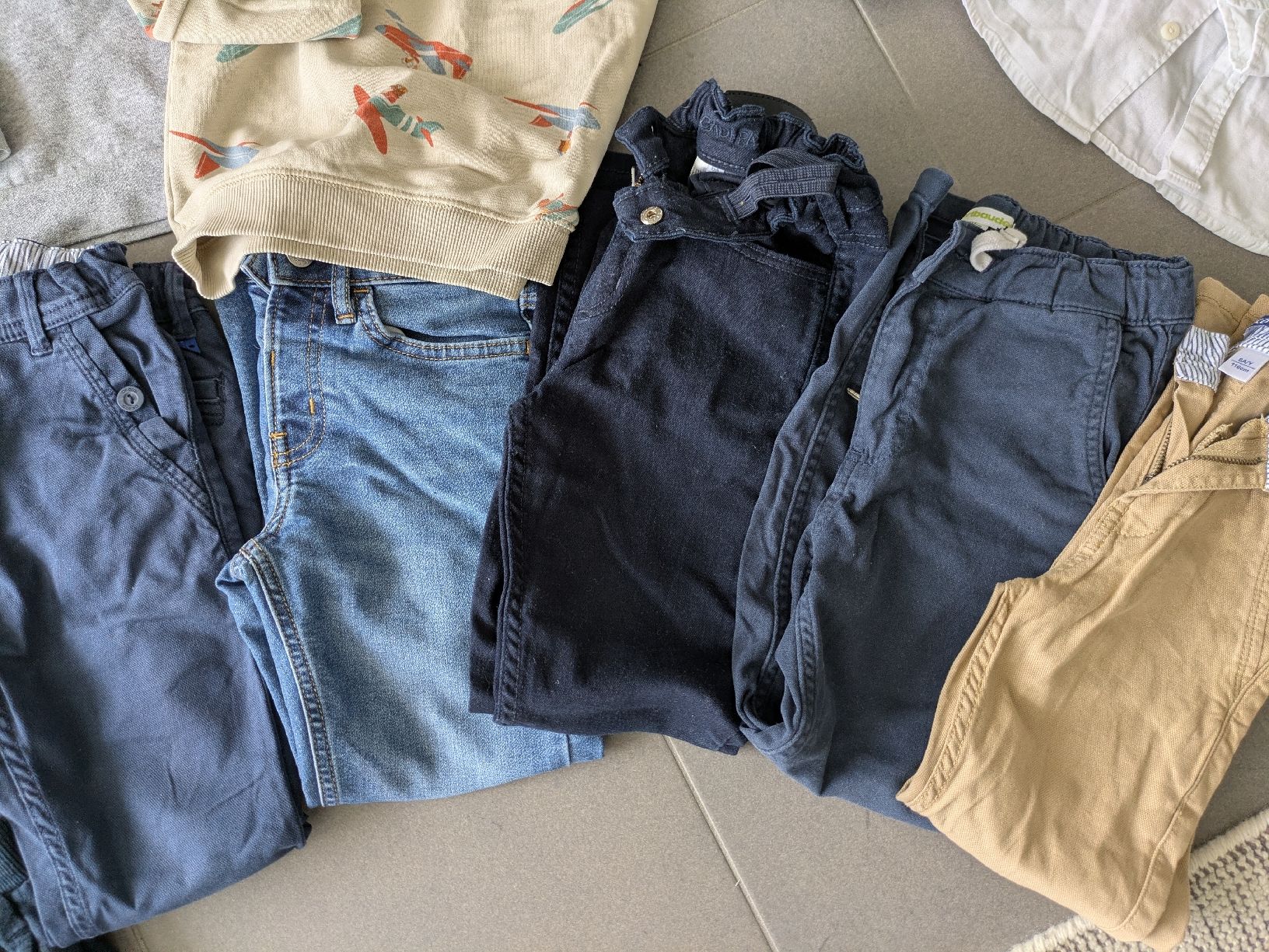 Lotti & Set di vestiti: lots de vêtements 116cm – Usato da Ittigen venduto da Flopom 3