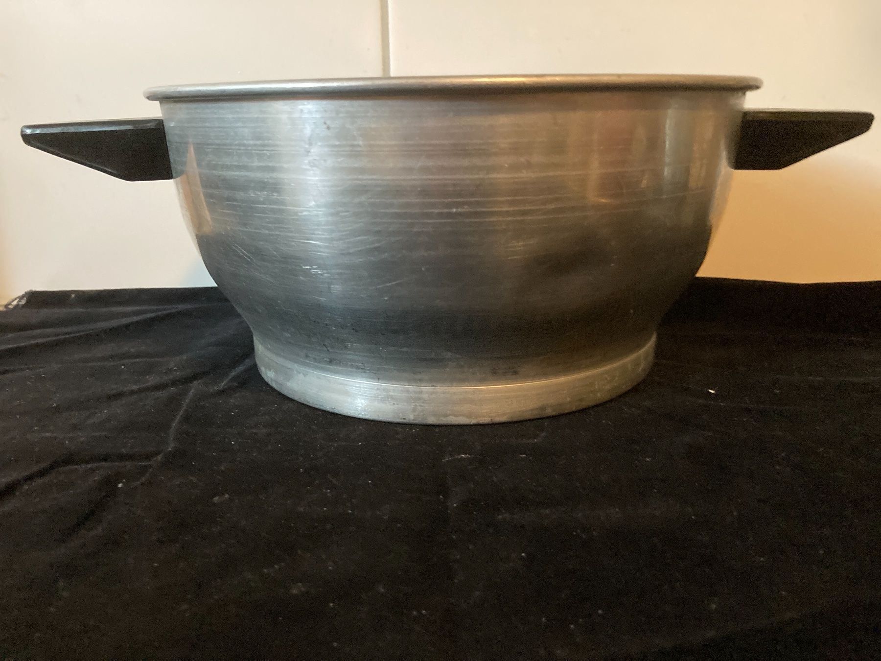 Elettrodomestici da cucina: Altes Löcher-Becken aus Alu – Usato da Zürich venduto da Chaeffeler 1