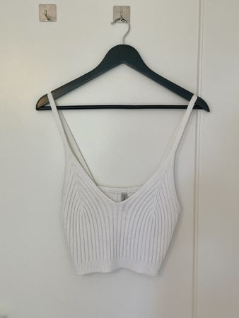 Weisses Sommer-Strick-Top