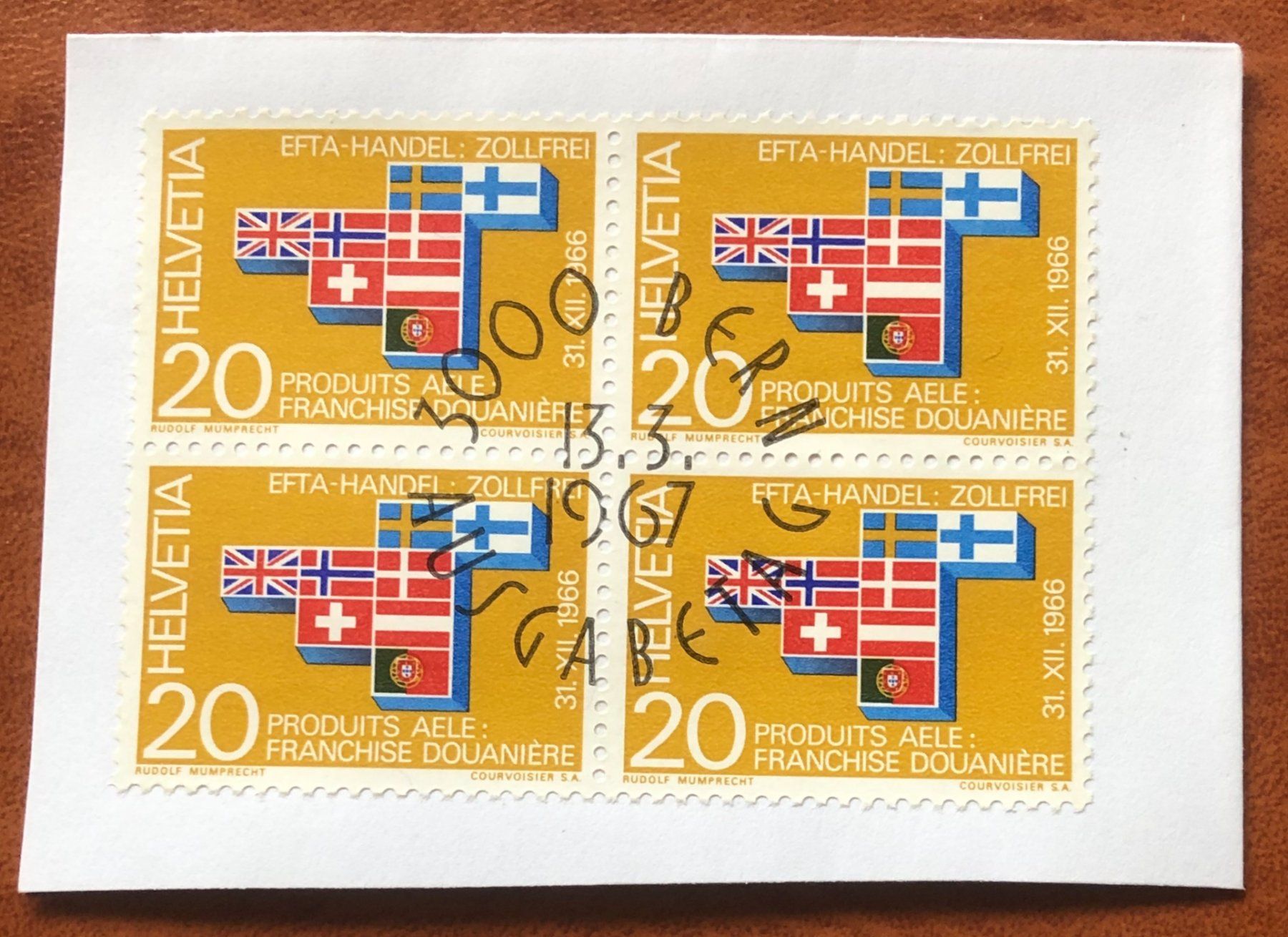 Tutti i francobolli: 4 er Block Nr.447 mit Papier Stempel Bern    – Usato da Aarau venduto da Billa007