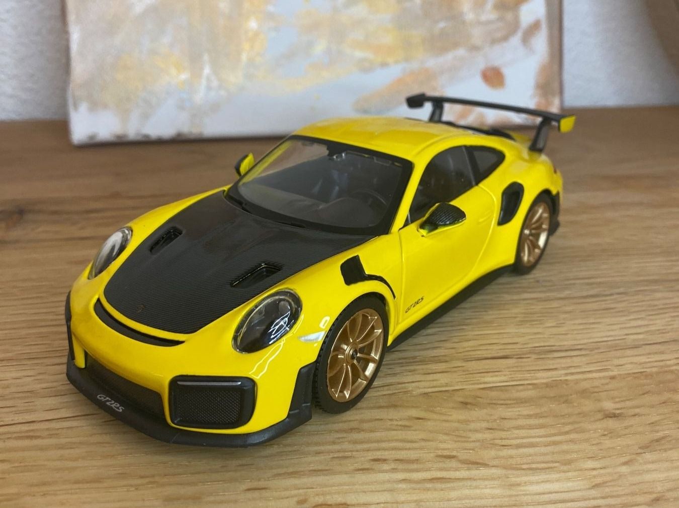 Porsche Modellautos: Porsche 911 GT2 RS - 1:24 - Modellauto - Auto - Tech - Gelb – Neu und originalverpackt aus Oensingen von CSCollectors