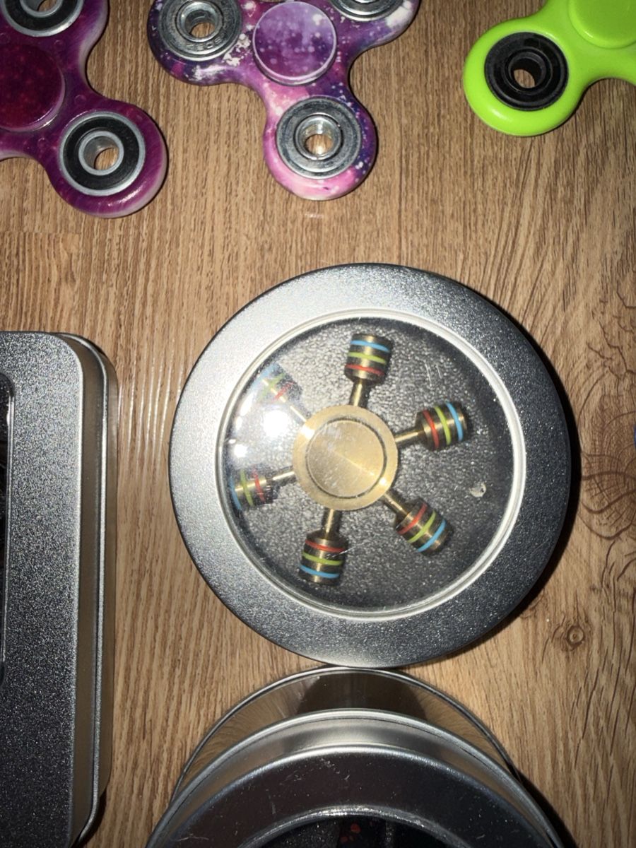 Giocattoli: Fidget Spinner Sammlung! 12 Stk.! Top! – Usato da Wädenswil venduto da Midas04 1