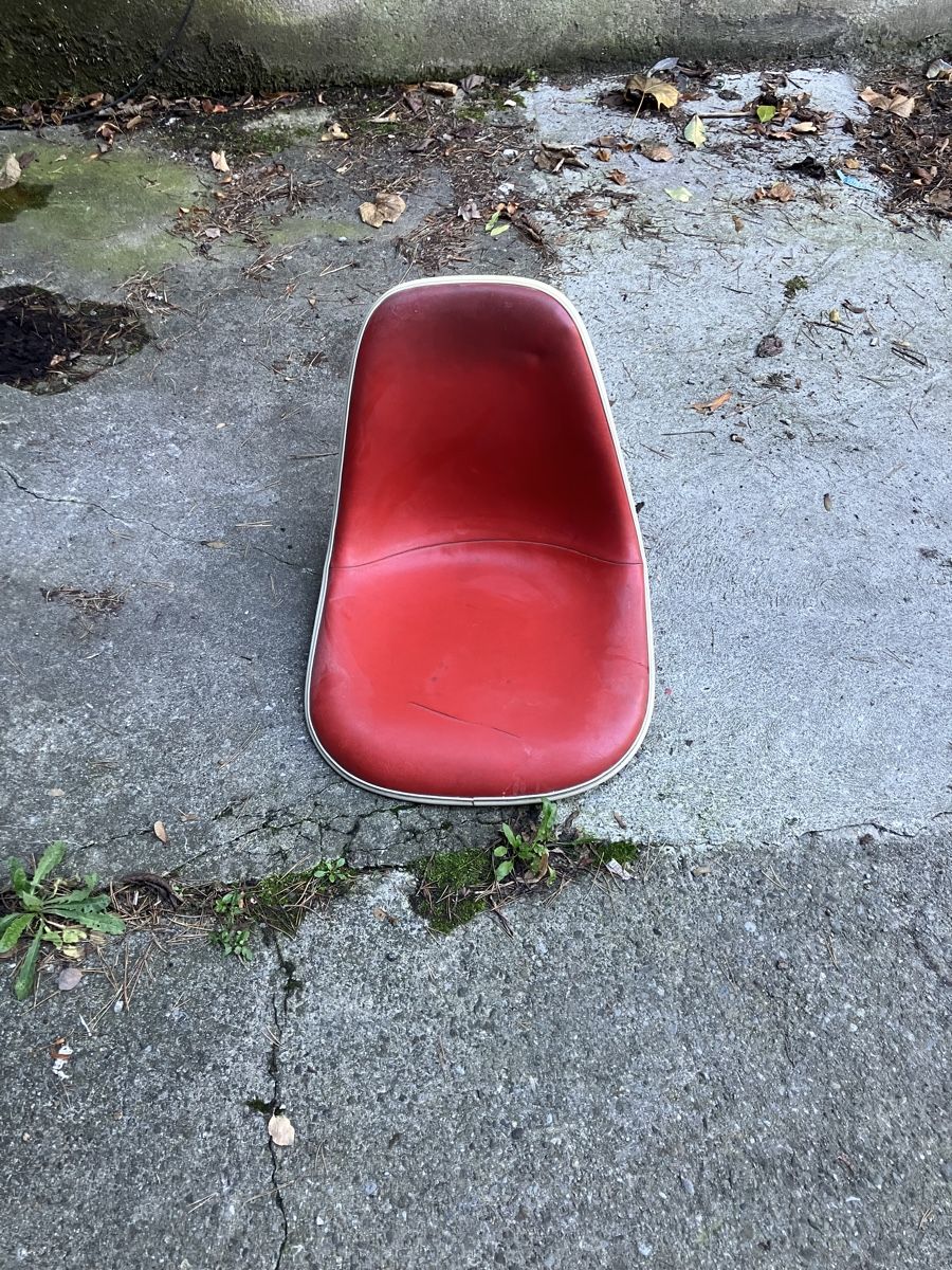 Eames Sedie: Eames Stuhl  – Usato da fribourg venduto da Retroverso