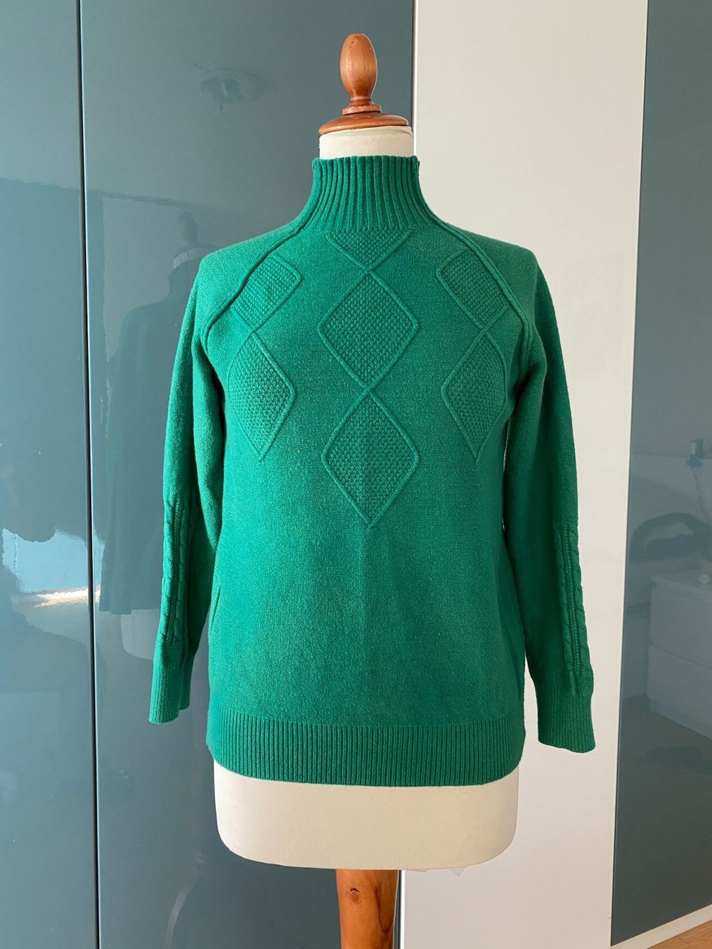 Maglioni & Felpe: Grüner Pullover Einheitsgröße [S/M] – Nuovo (secondo la descrizione) da Dübendorf venduto da Levintreyer