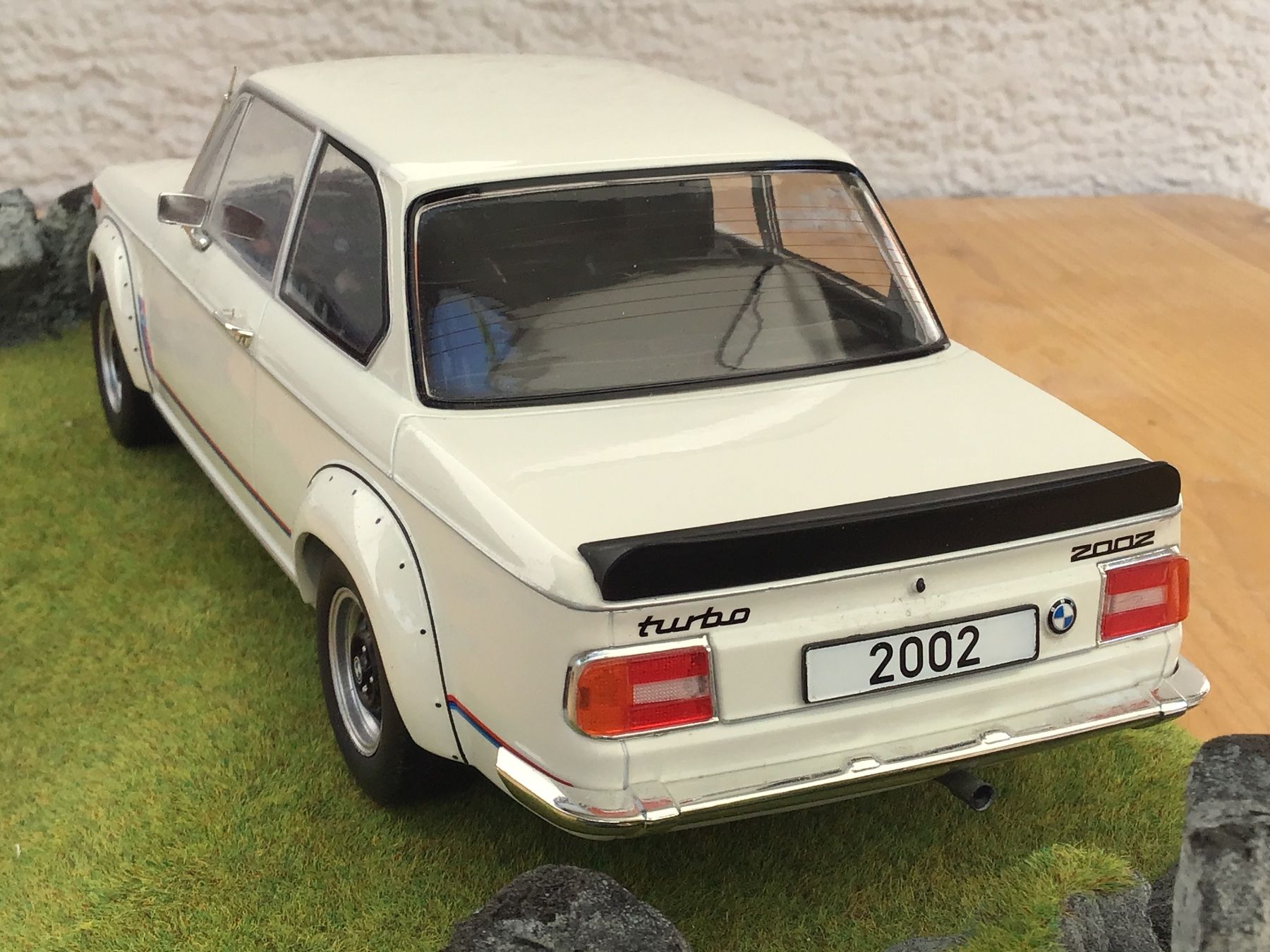 BMW Modellini d'auto: Modellauto BMW 2002 weiss 1:18 – Usato da Männedorf venduto da Modelle-aller-Art 2