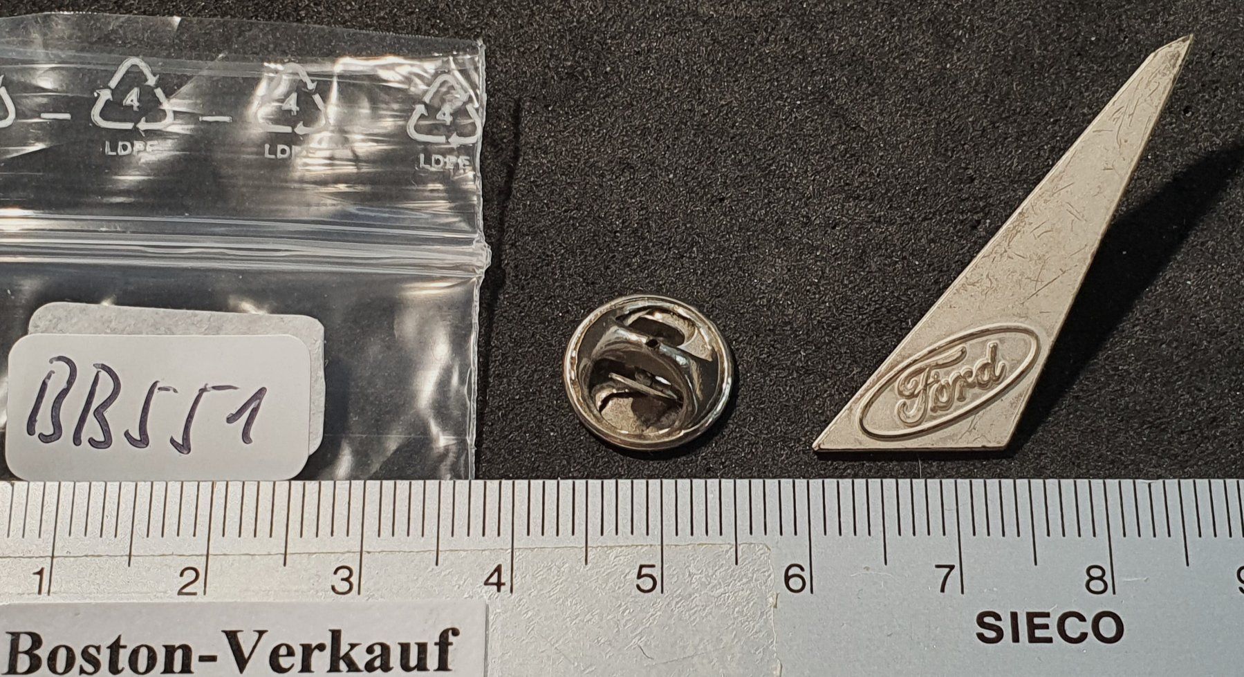 Placchette & Badge: BB551 - Pin Ford Logo – Usato da Reinach BL venduto da Boston-Verkauf 1