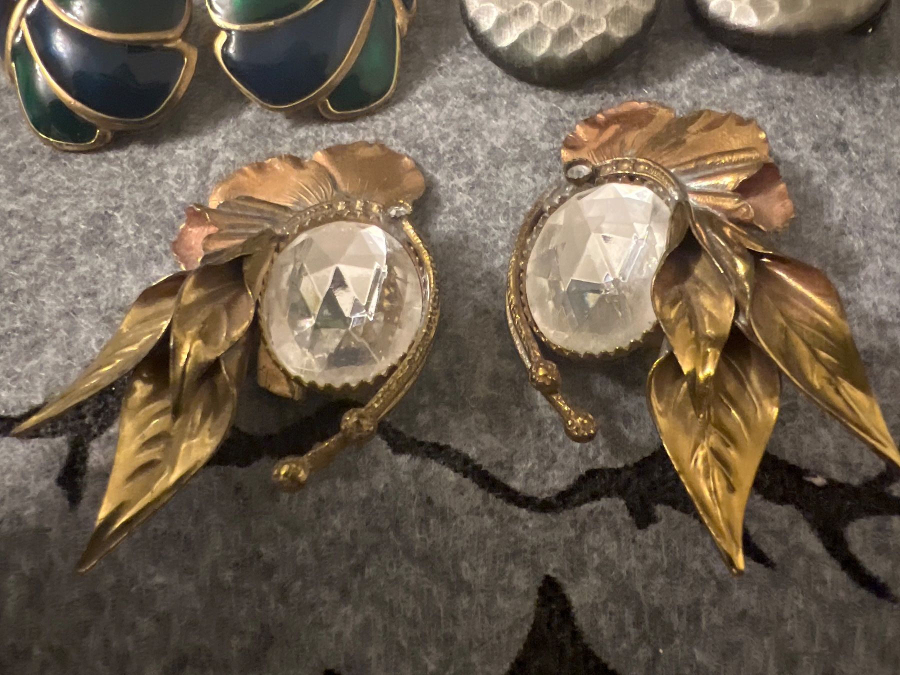 Altri gioielli: 3 Paar Ohrclips, Modeschmuck, Vintage – Usato da Uznach venduto da Ya_x7x6 3