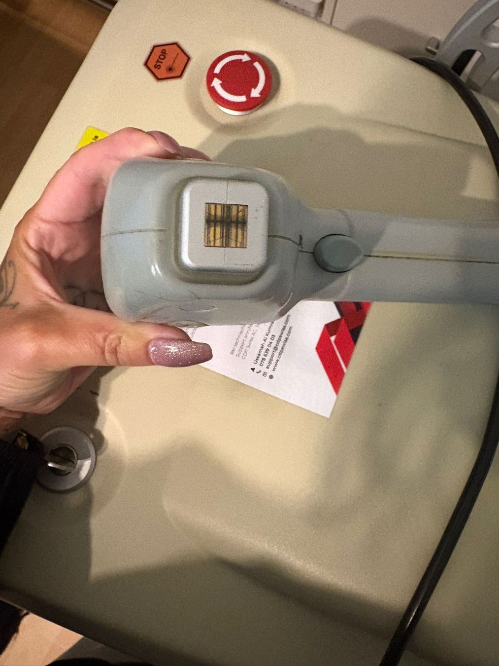 Epilatori: Depil Light Laser-Haarentfernungsgerät, Np 50'000Fr – Usato da Ottenbach venduto da Claurin 2