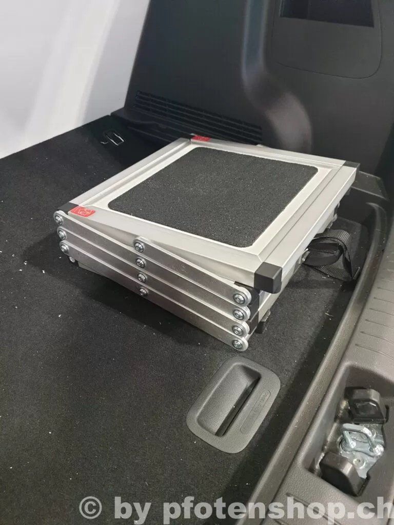Scale: Hundetreppe 4 Tritte, Einstiegstreppe – Usato da Bischofszell venduto da 4pfoetli 3