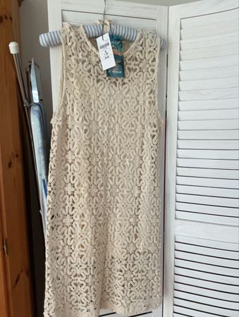 Damen Kleid gehäkelt beige Grösse M neu mit Etikett