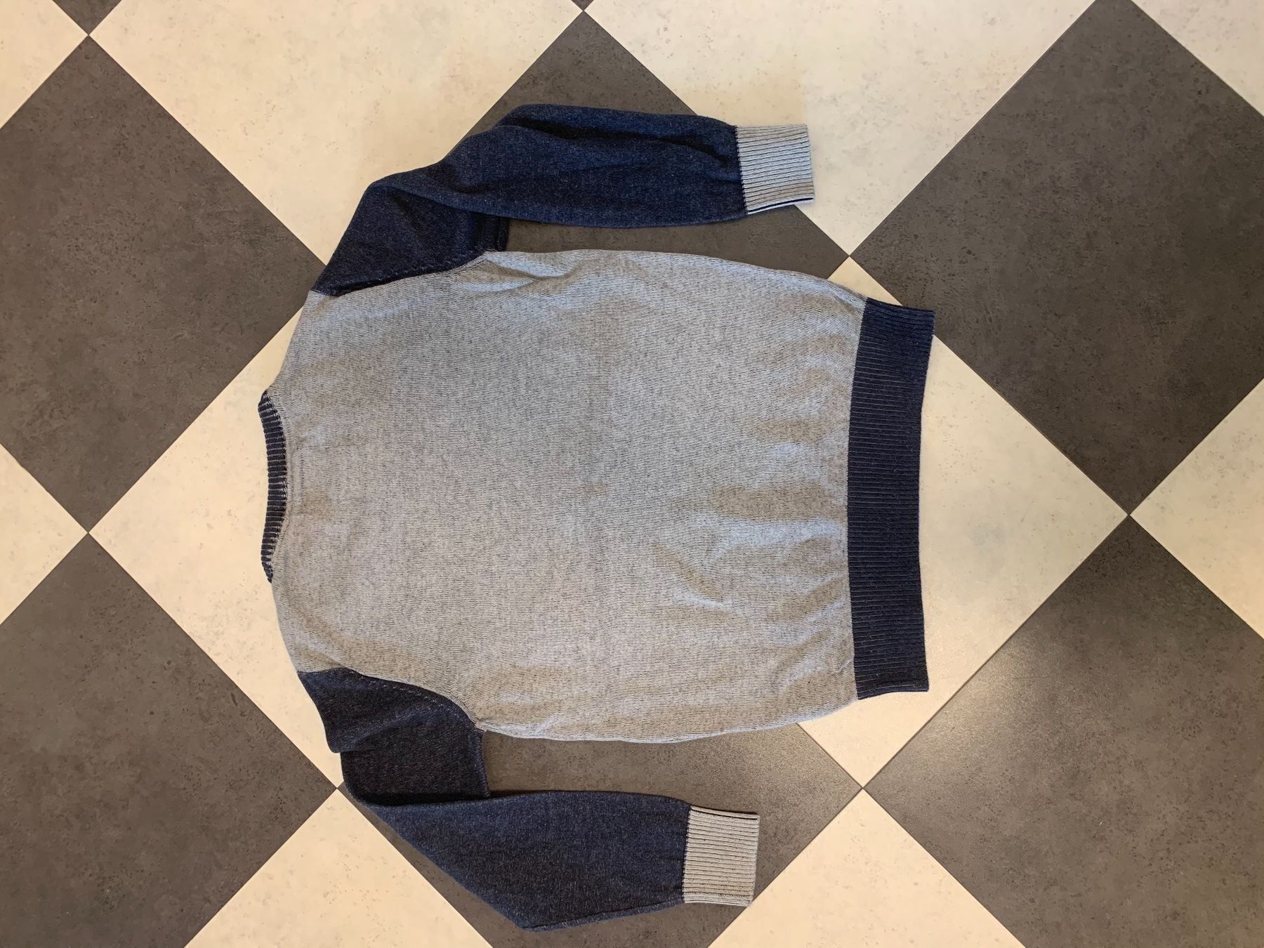 Pullover & Sweatshirts: Pullover – Gebraucht aus Luzern von Boudin03 1
