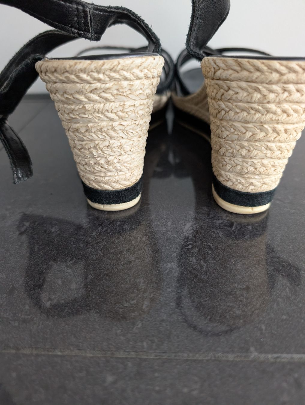 Damenschuhe: Keilsandalette Marco Tozzi schwarz Gr. 40 – Gebraucht aus Baar von caflemma 4