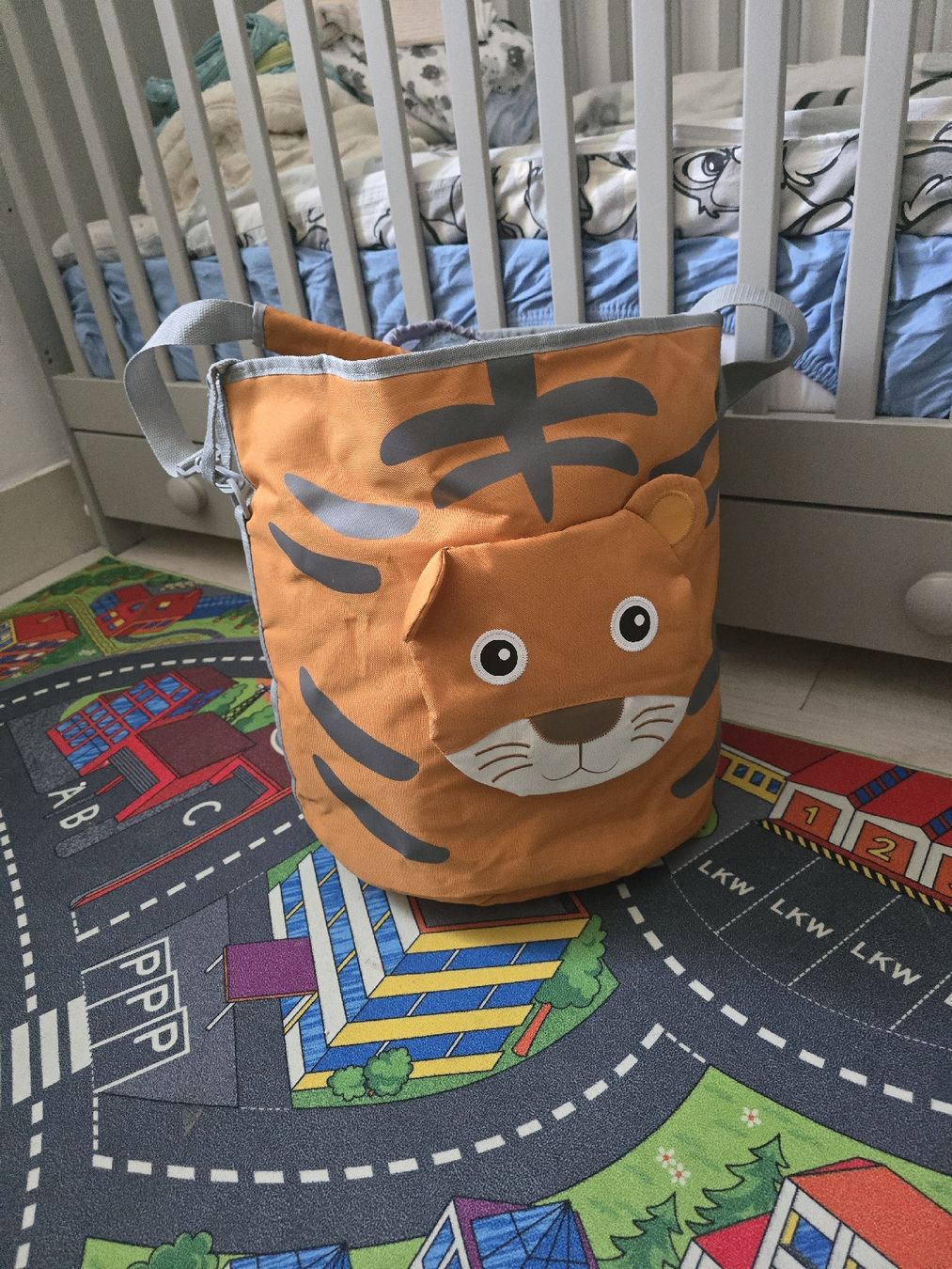 Kindertaschen: Panier de rangement enfant tigre orange  – Gebraucht aus Founex von Vivi.dressing