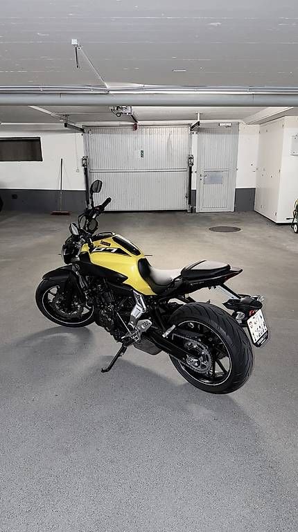Yamaha Strada: YAMAHA MT07 | TOP | HURRIC | Topcase | Windshield – Usato da Volketswil venduto da Kokosnuss300 4
