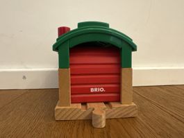 BRIO Holzzug Garage mit funktionierendem Tor