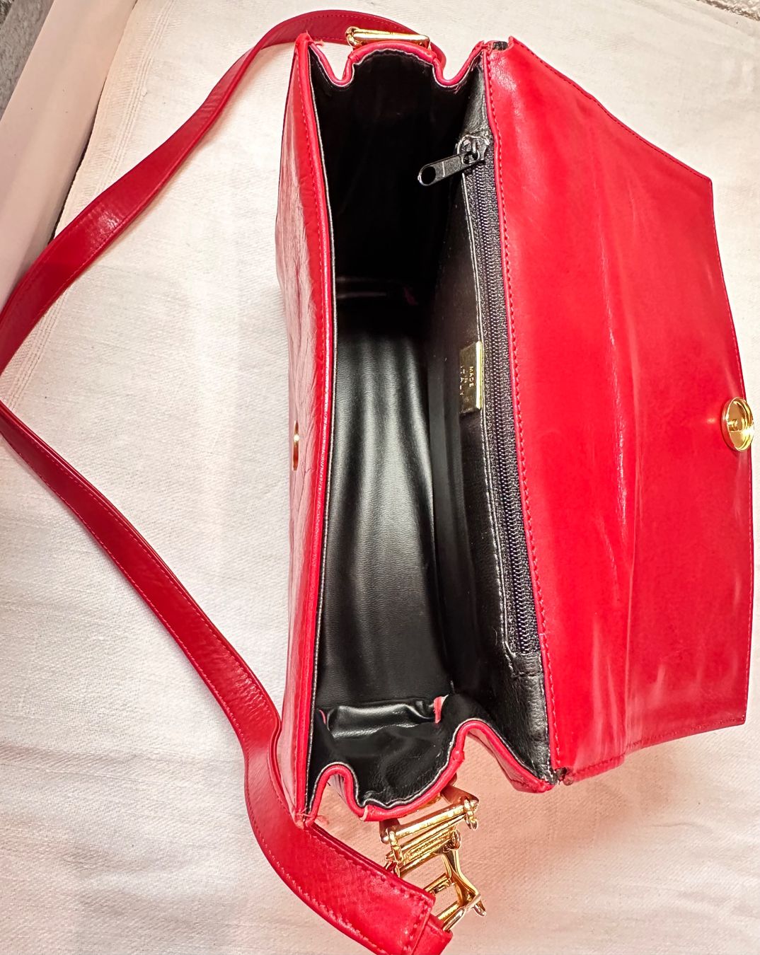 Borse da donna: Leder Crossbody / Umhängetasche Rot – Usato da Oberrüti venduto da siyito 8