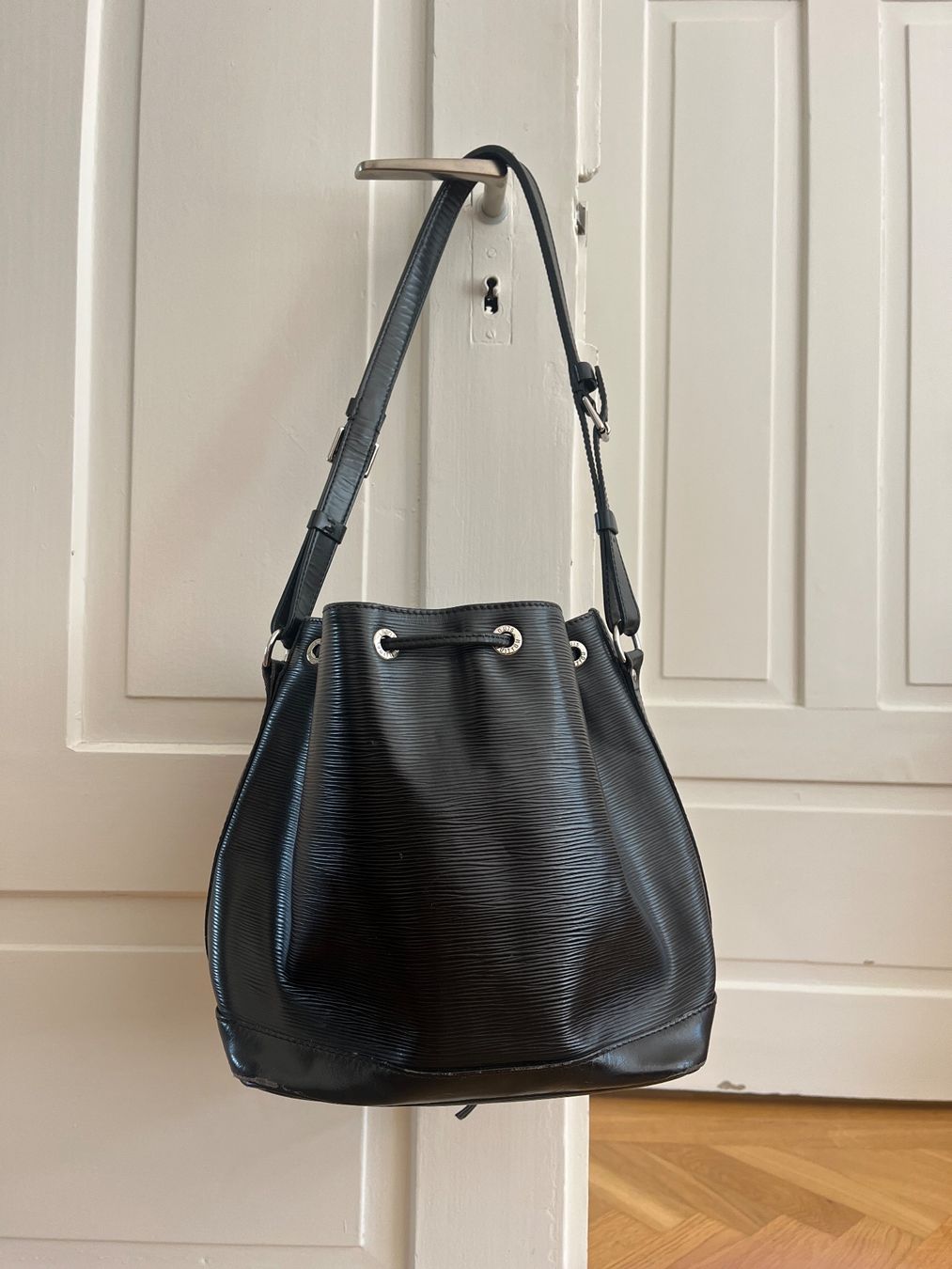 Louis Vuitton Borse da donna: Louis Vuitton Petit Noé Epi Black Bag – Usato da Zürich venduto da bretxo 1