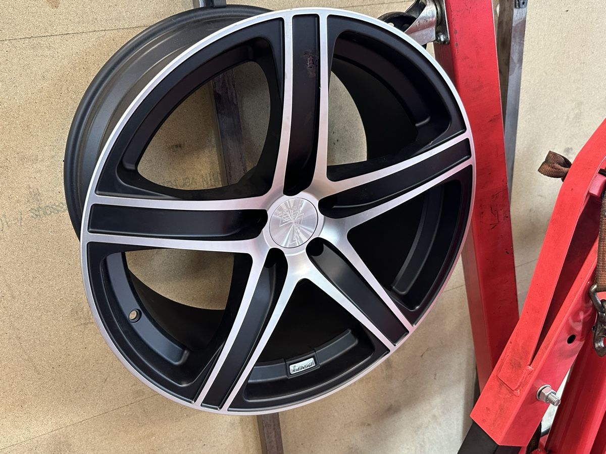 BMW Cerchioni: Jantes Lenso BMW 19 – Nuovo e nell'imballaggio originale da Courrendlin venduto da shopwheels 1