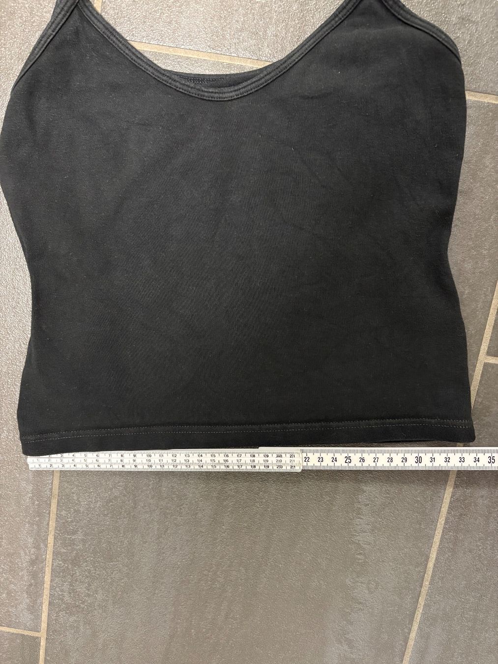 Brandy Melville Top: Brandy Melville Top mit BH – Usato da Rümlang venduto da svent 6
