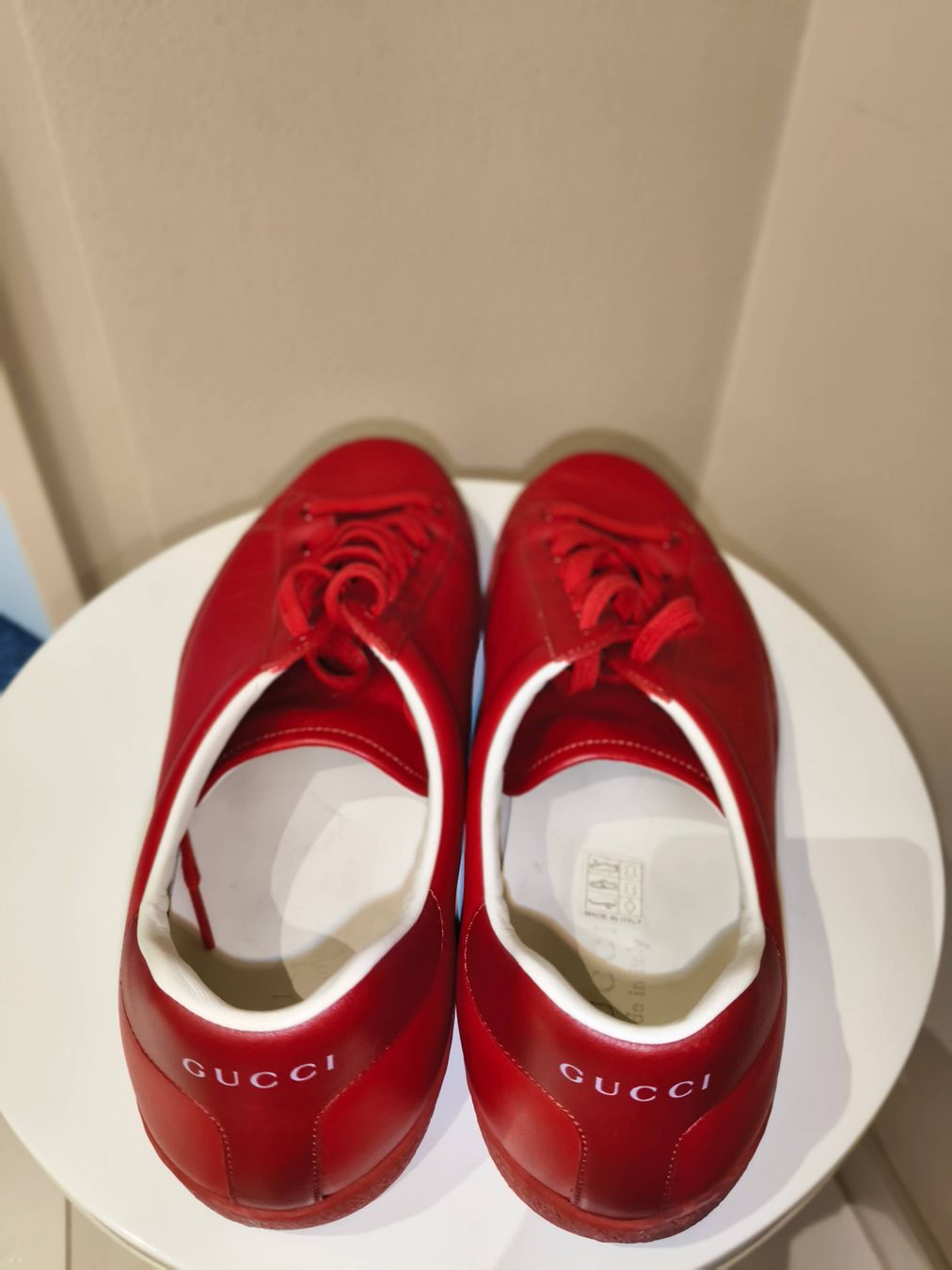 Gucci Chaussures hommes: GUCCI RED SNEAKERS SIZE 45 – D'occasion à Kloten par ani_p6bp