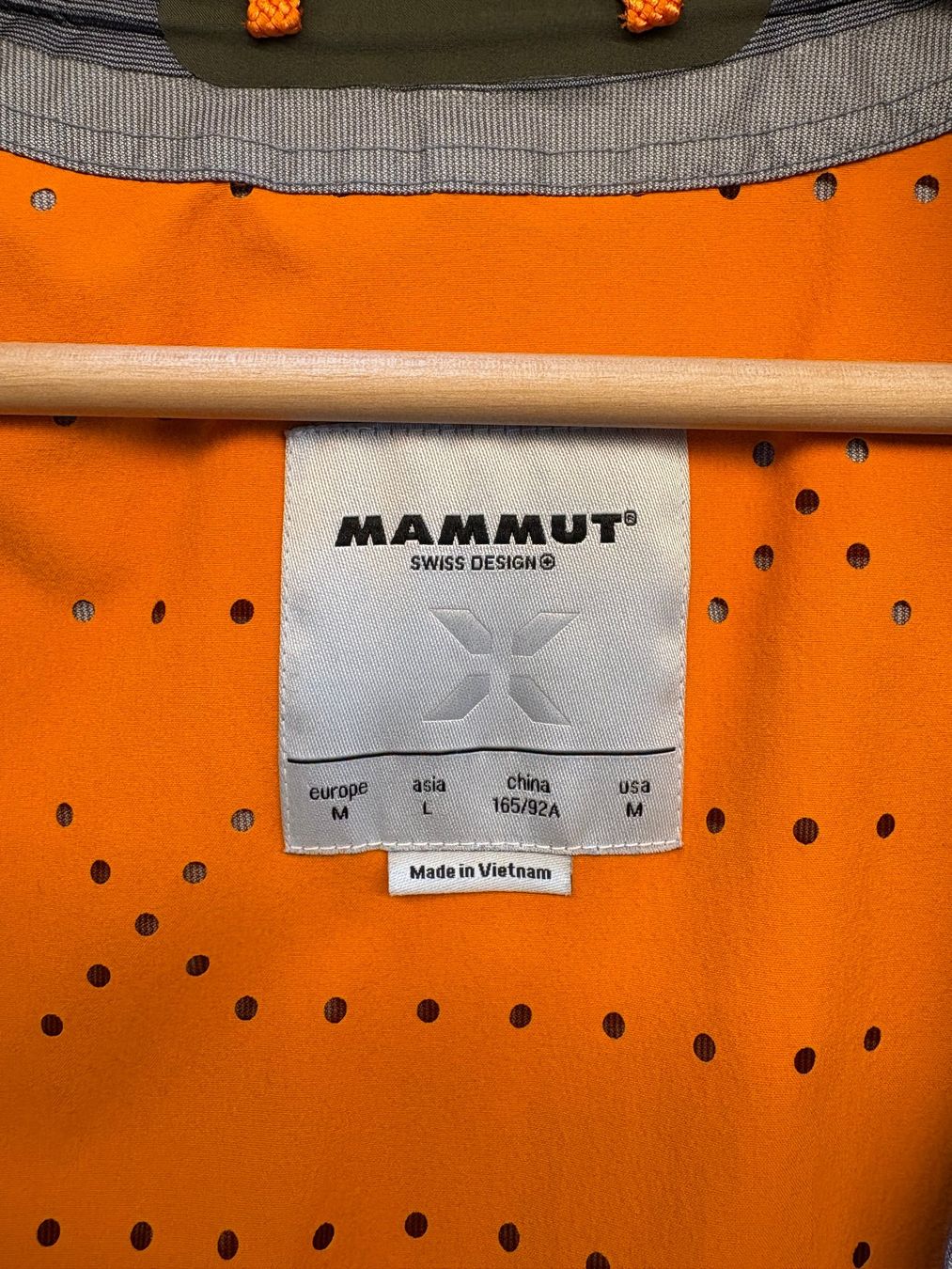 Mammut Cappotti: Mammut Regenparka Gr. M – Usato da Boswil venduto da lindebluetetee 4