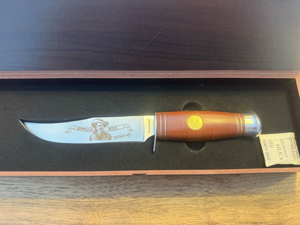 Couteaux: Falkner Messer Geschenkbox guter Zustand – Neuf avec emballage d'origine à Matzingen par Hunter84 2