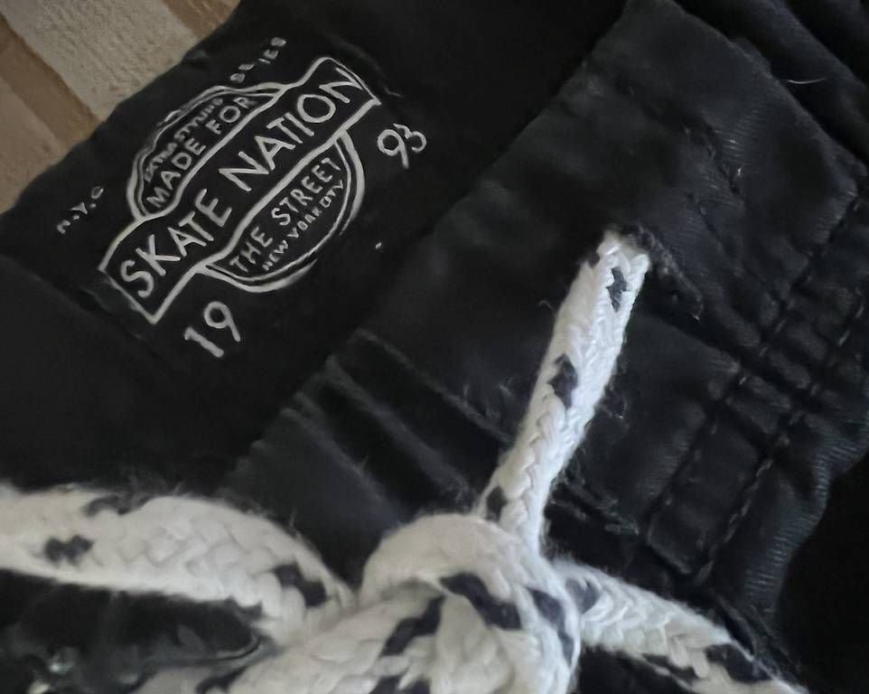 Pantaloni: Pantaloni corti ragazzi  – Usato da Viganello venduto da bia_x25w 1