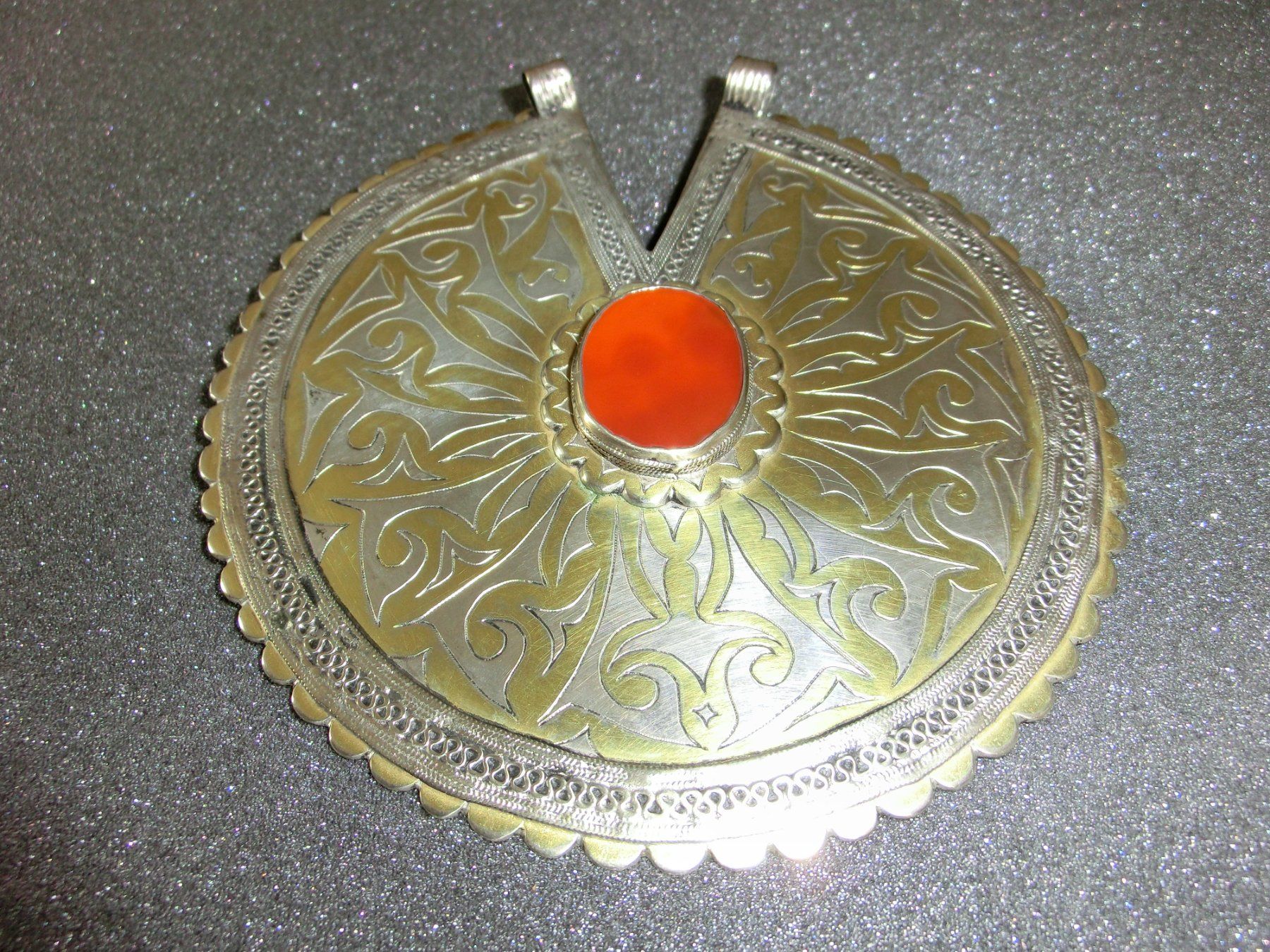 Ciondoli: ANTIKER BRUST - SCHMUCK DER TURKMENEN – Usato da Basel venduto da wyba44 8