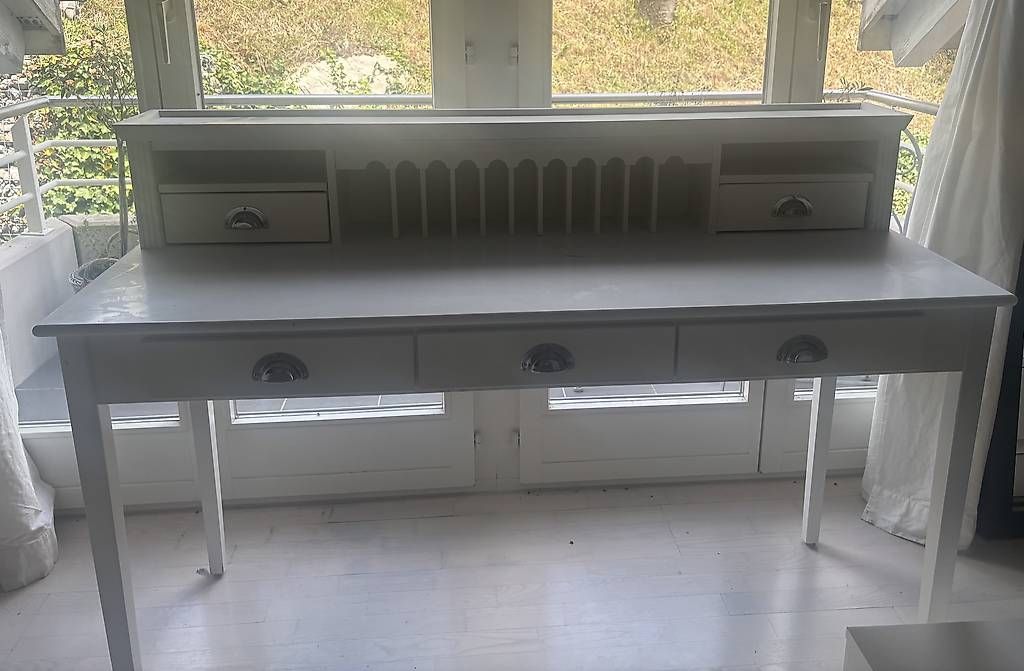 Scrivanie: Schreibtisch – Usato da Oberdorf NW venduto da Burby