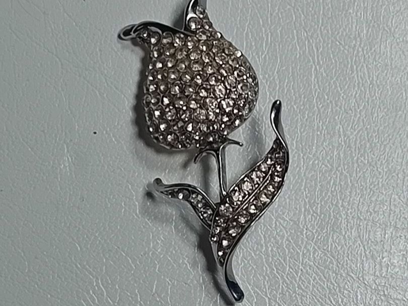 Broschen & Nadeln: modeschmuck,brosche,,mit kristall – Neu (gemäss Beschreibung) aus Basel von bij_5hqd