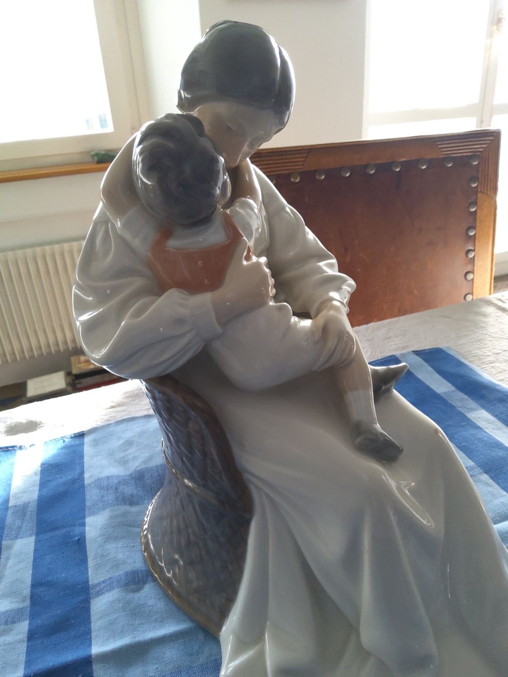 Royal Copenhagen Statuette: Mutter mit Kind - Royal Copenhagen – Usato da Bischofszell venduto da Joachim-115
