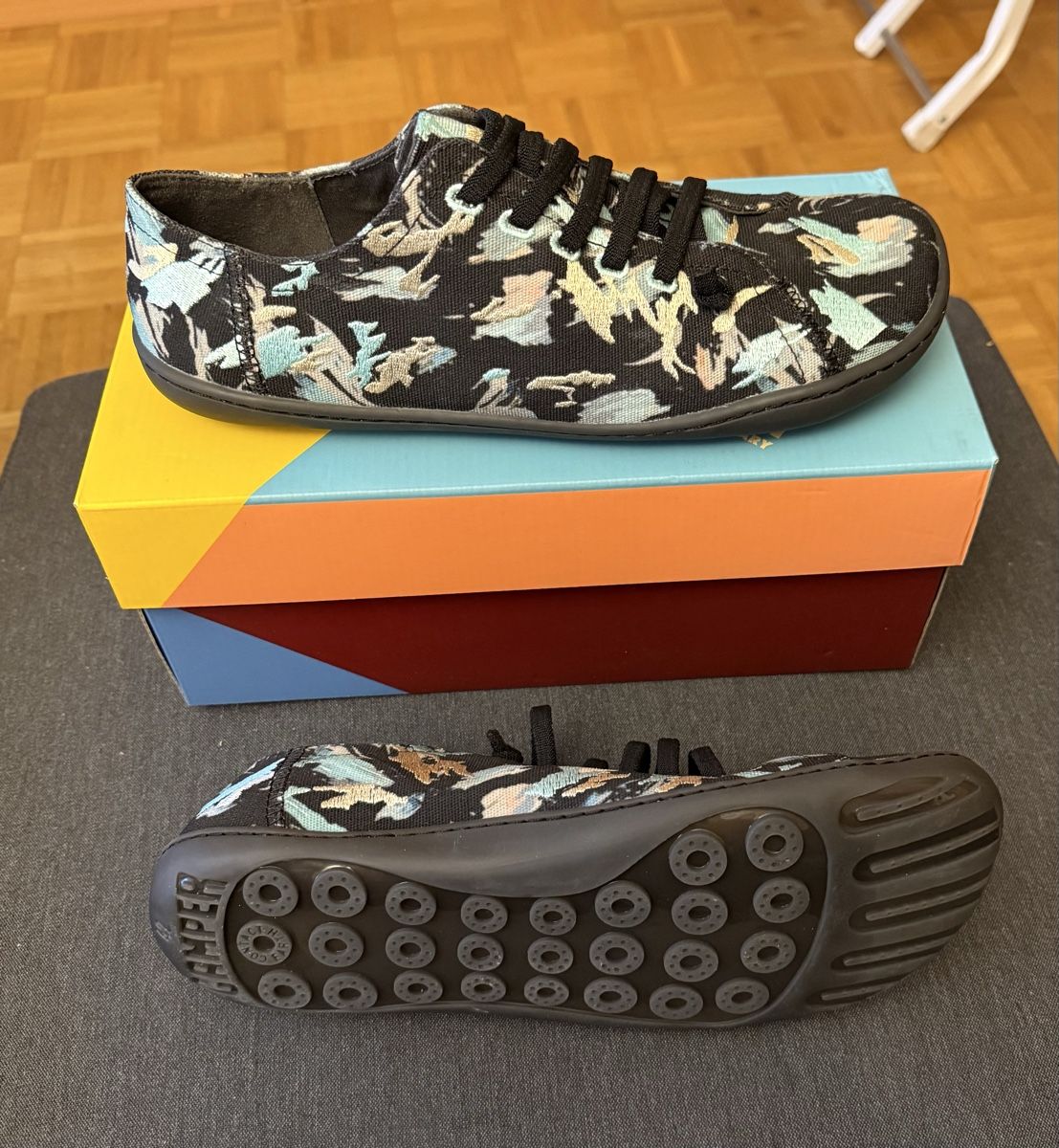 Damenschuhe: Camper multicolore pointure 42 neuves – Neu und originalverpackt aus Petit-Lancy von Komei 1